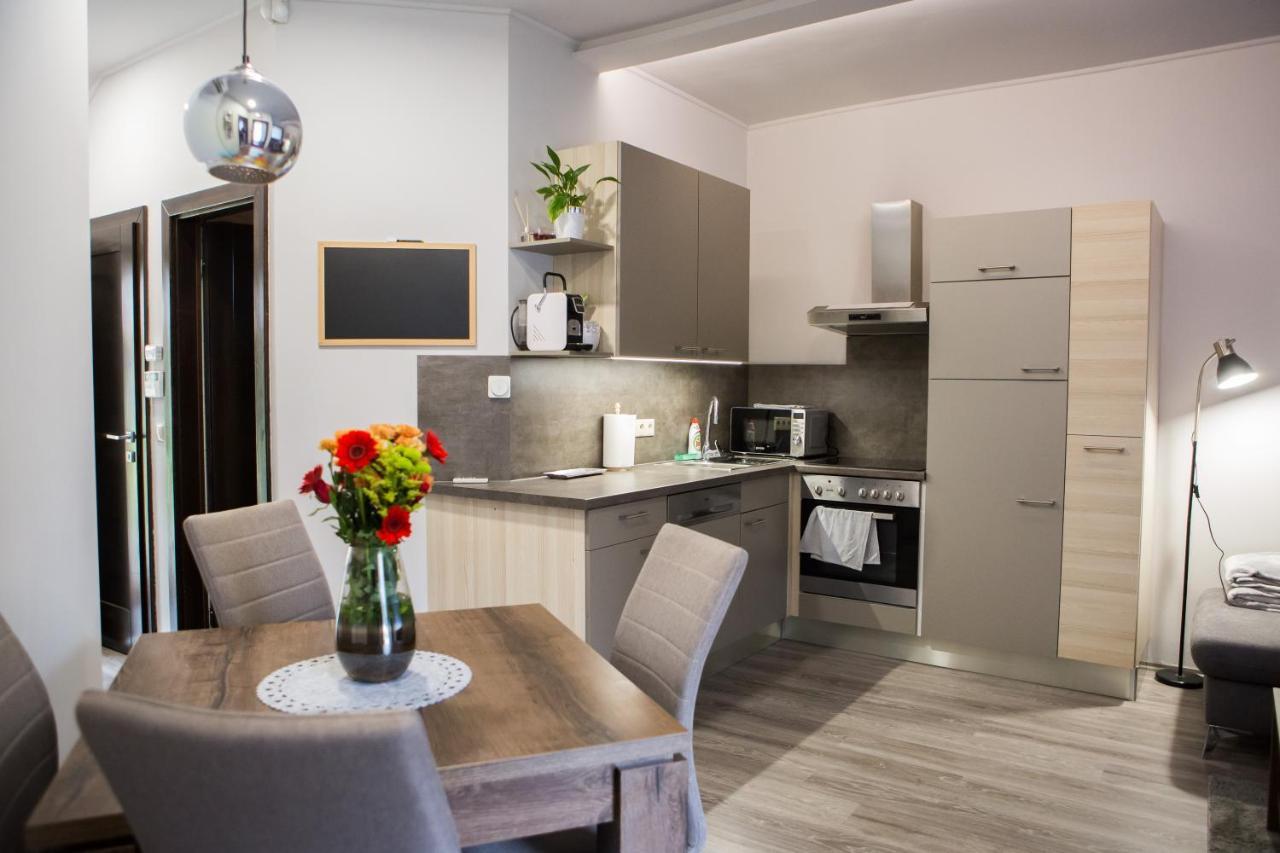 Ferienwohnung Kikelet Apartman Szombathely Exterior foto