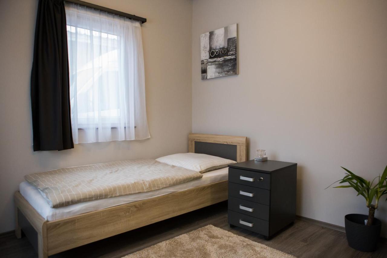 Ferienwohnung Kikelet Apartman Szombathely Exterior foto